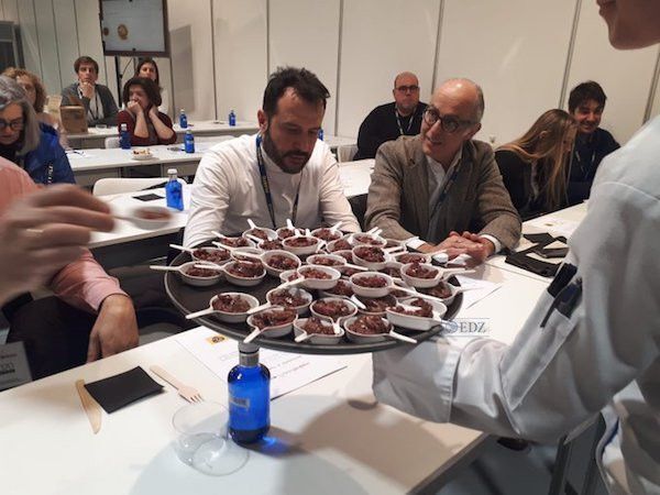 Degustaciones de ciervo, elaboradas con un tartar