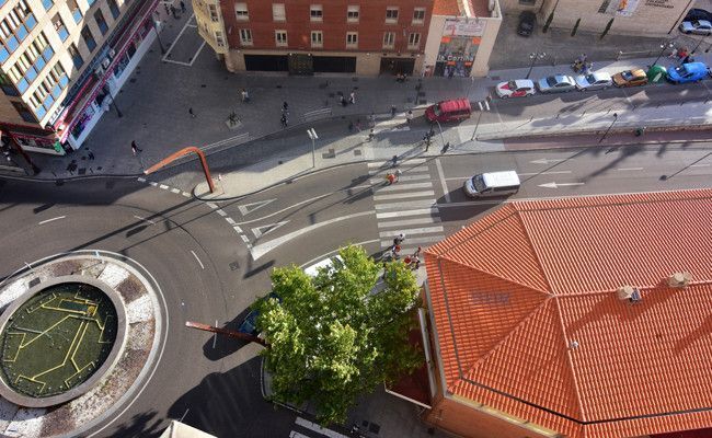 Vista aérea del edificio de la Junta en la plaza de Alemania, sede del Laboratorio.