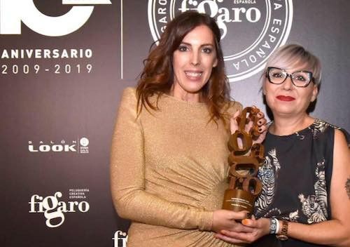Mayte Garrote y Olga García, con su Premio Fígaro