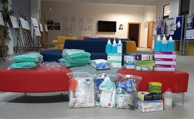 Parte del material donado