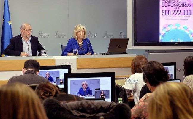 Rueda de prensa con el portavoz de la Junta y la consejera de Sanidad