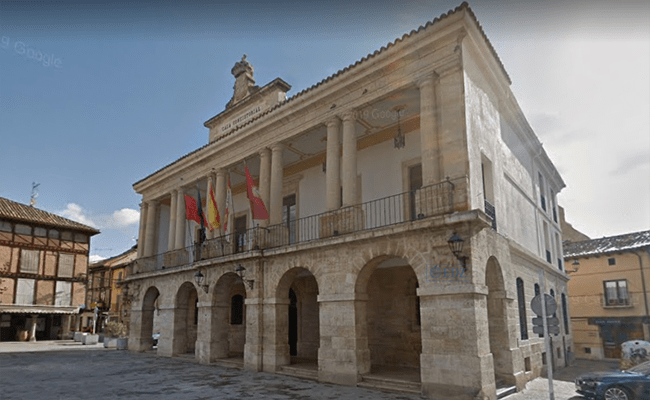 Fachada del ayuntamiento. / Fuente: Google Maps.