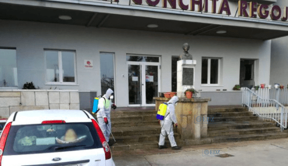 Residencia Conchita Regojo, durante una desinfección