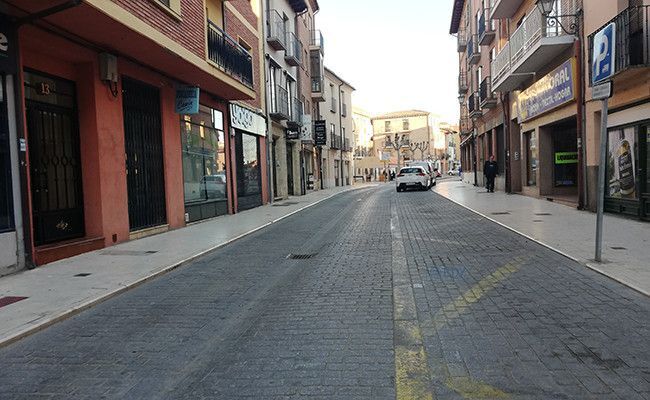 Una de la calles comerciales de Toro.