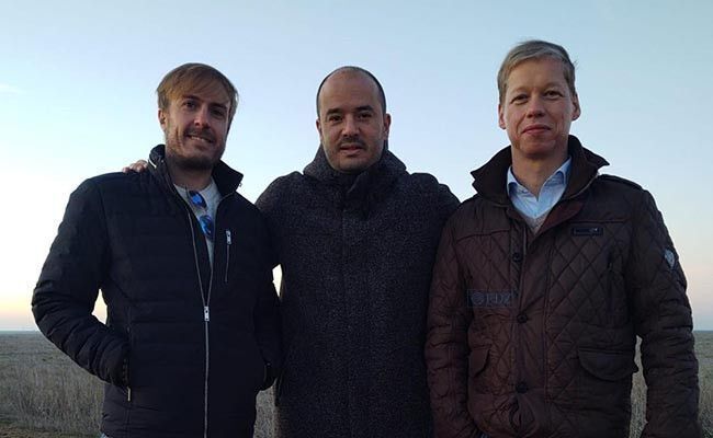 De izq. a dcha: Sergio Camarero, Managing Partner de ARC Capital; Vicente Merino, CEO de EA Green Energy; Markus Beste, deputy CEO de EA Green Energy.