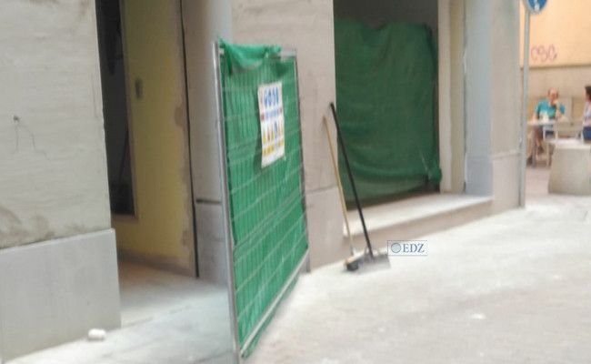 Puerta para que accedan personas con deficiencias físicas