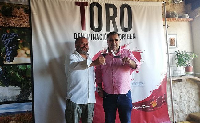 Nalda y Gallego tras la cata de calificación.