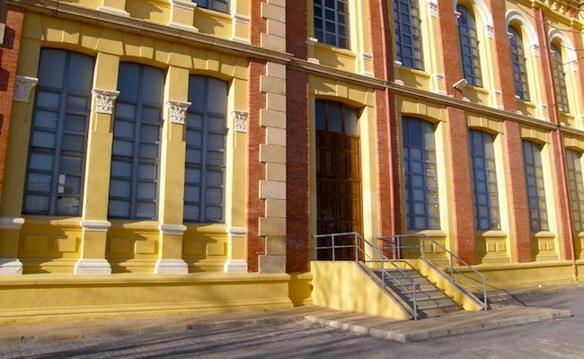 Entrada del IES Claudio Moyano