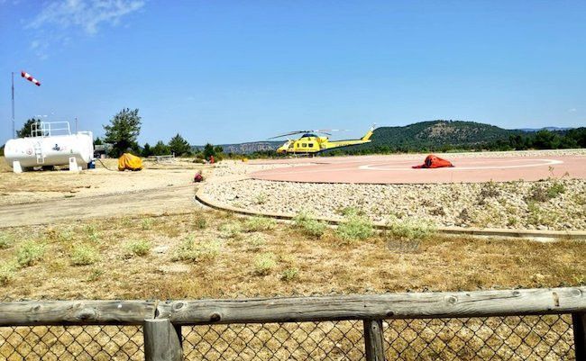 Imagen de la helipista de la BRIF de Cuenca, sin el helicóptero MZ8B, pero con su helibalde (Foto ATBRIF)