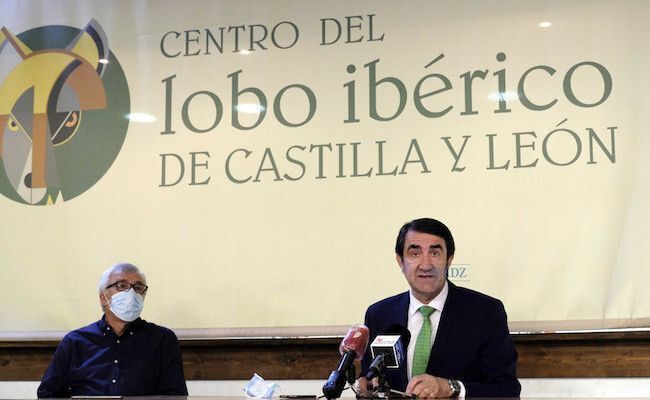Suárez-Quiñones, junto al alcalde de Puebla de Sanabria, José Fernández Blanco