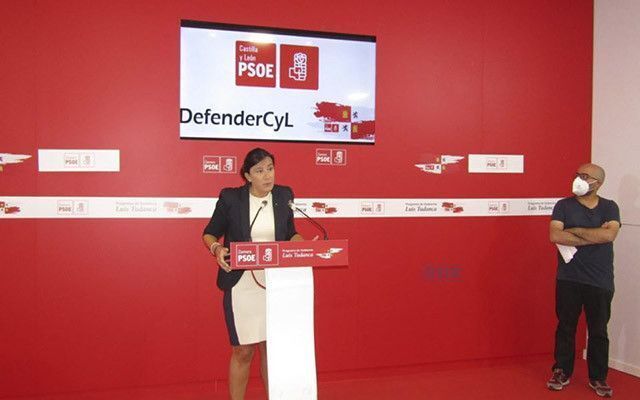 Ana Sánchez y Eduardo Folgado durante la rueda de prensa