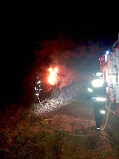 Imágenes de la extinción de este pequeño incendio