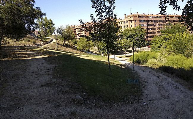 LAderas de la C/ Villalpando (tras la Urbanización Los Almendros