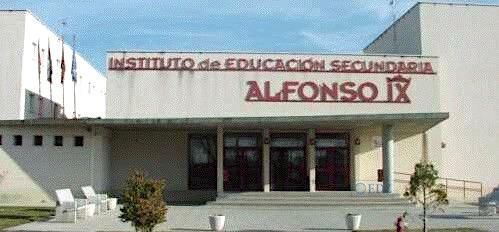 Entrada del IES Alfonso IX