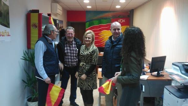 El nuevo diputado por VOX, en su sede