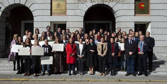 Foto de familia de premiados y autoridades