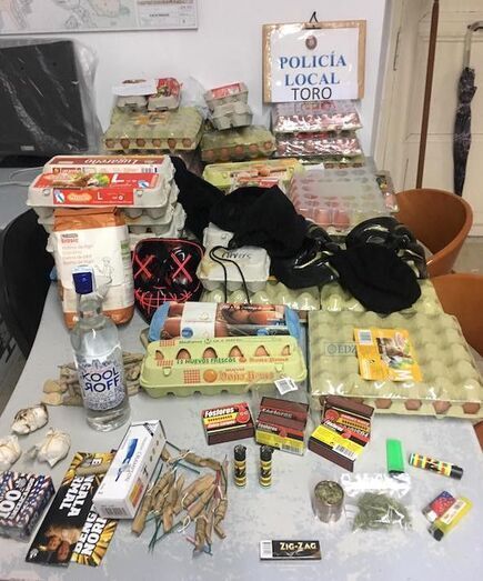 Objetos "vandálicos" incautados por la Policía