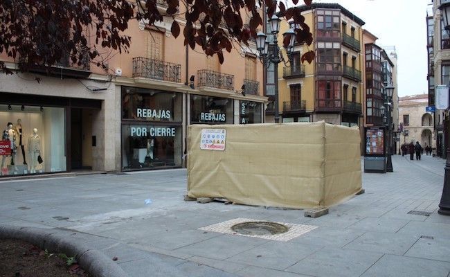 Primeros trabajos para la instalación de la escultura