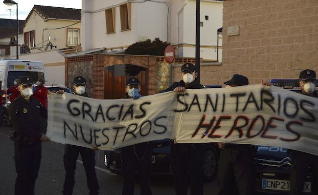Homenaje a los sanitarios del Virgen de la Concha