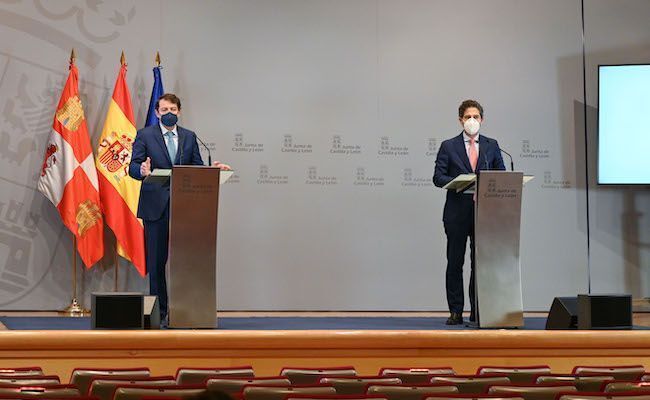 En la rueda de prensa, los presidentes de la Junta y de Iberaval