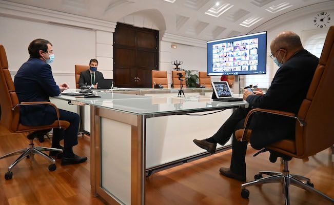 Momento de la reunión, que se ha alargado cerca de tres horas