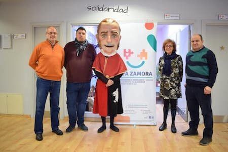 Entrega de la donación a AFA Zamora