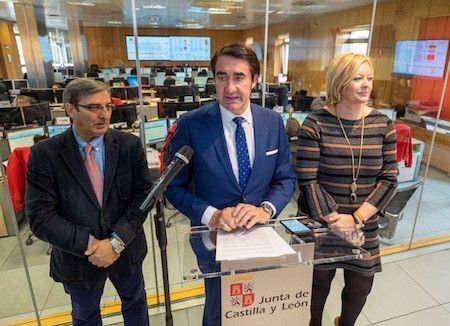 El consejero de Medio Ambiente en la sede del 112