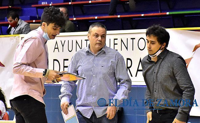 Fran García, en el centro (Foto Esteban Pedrosa)