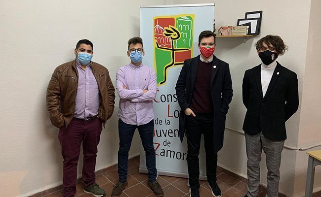 Sergio Bragado (vicepresidente), Tomás Gestoso (presidente), Emilio Ferrero (vocal), Daniel Ratón (vocal)