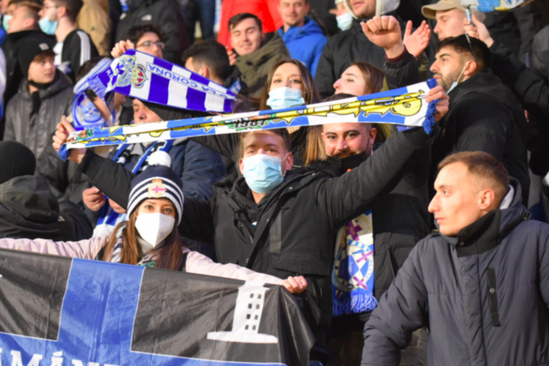 Foto de los aficionados del Dépor (ZCF)