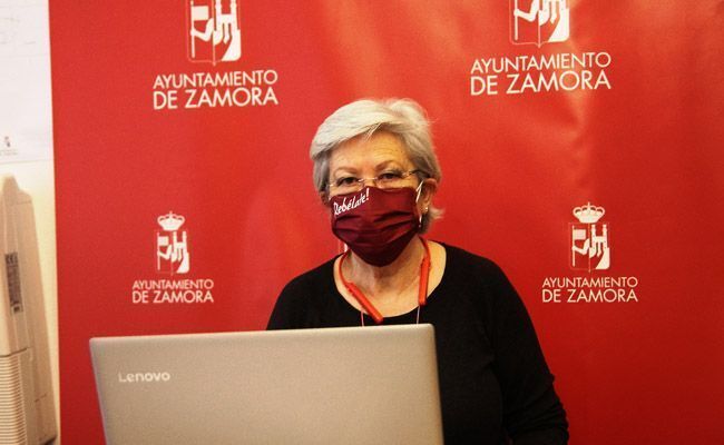 Carmen Álvarez