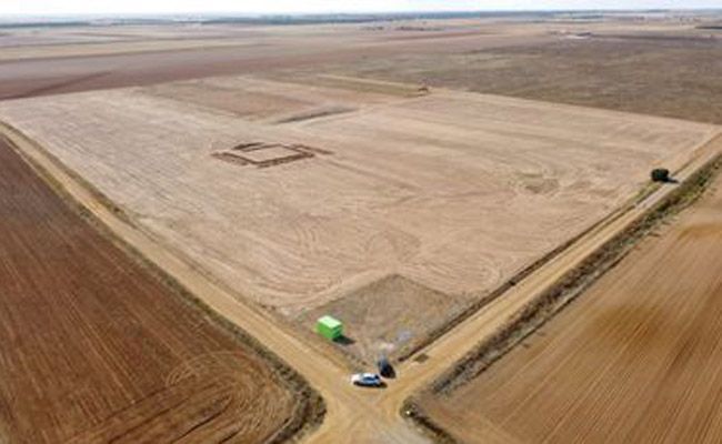 Foto publicada hoy por El País, con vista aérea de los terrenos