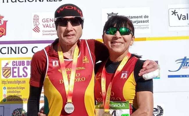 María José Tomaz y José Luis Posado, con sus medallas