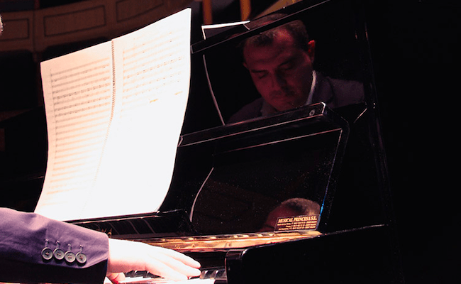 David Rivas, ante el piano