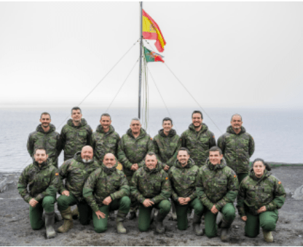 El GE JEME con la dotación de la XXXII Campaña Antártica del Ejército de Tierra