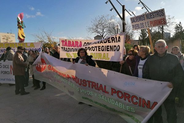 Manifestación en Tábara contra las macrogranjas previstas en la provincia de Zamora