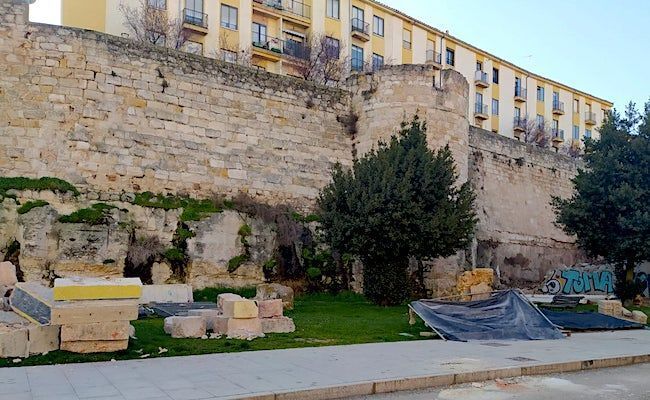 Nuevo tramo de la muralla, liberado