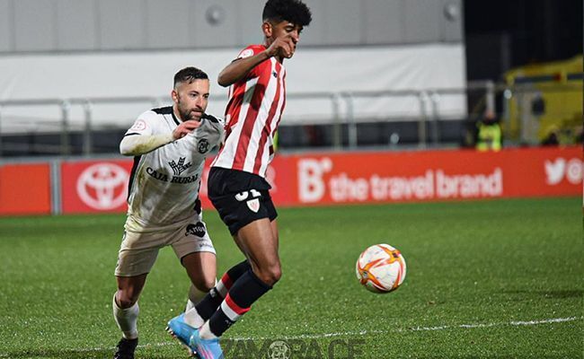 Parra vigila a Ares, autor del gol(ZCF)