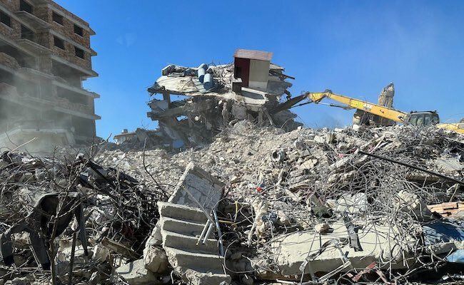 Imagen de World Health Organization de uno de los edificios derrumbados en Turquía