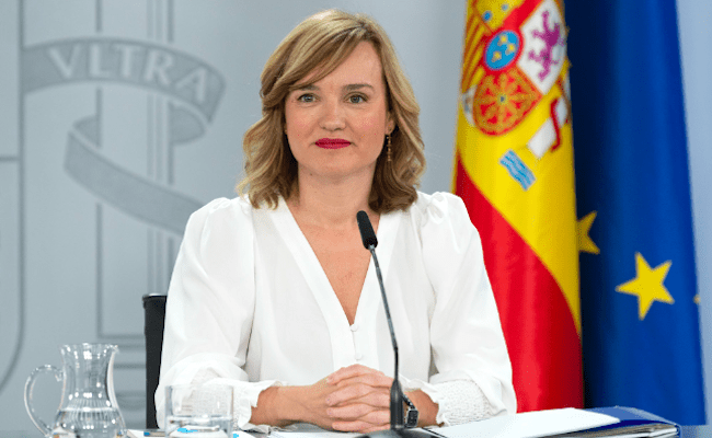 La ministra de Educación y Formación Profesional, Pilar Alegría, durante su intervención en la rueda de prensa. | Pool Moncloa/Borja Puig de la Bellacasa