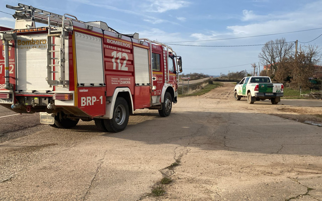 Controlado un incendio de vegetación junto a la Ermita del Cristo en San Vitero