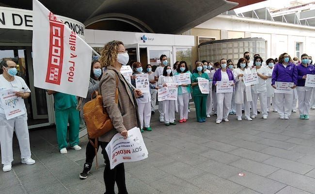 Concentración, a las puertas del Virgen de la Concha