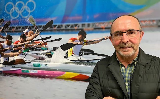 Barrios, ante la fotografía del cuádruple medallista olímpico Saúl Craviotto, a quien muestra su apoyo