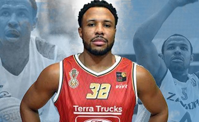 Jeff Solarin realizó un grandísimo partido en Pamplona