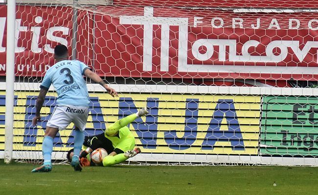 Torres, deteniendo el segundo penalti (Esteban Pedrosa)