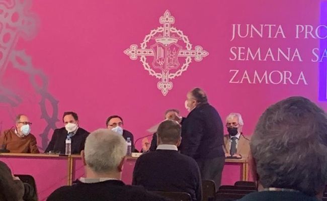 Intervención de Cuesta de Reyna en el Cabildo Mayor