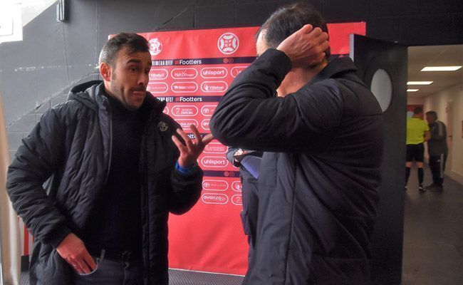 Iglesias charla con Villafañe (Esteban Pedrosa)