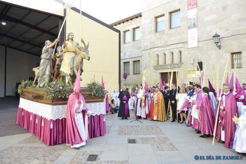 Jesús en su entrada triunfal en Jerusalén. 