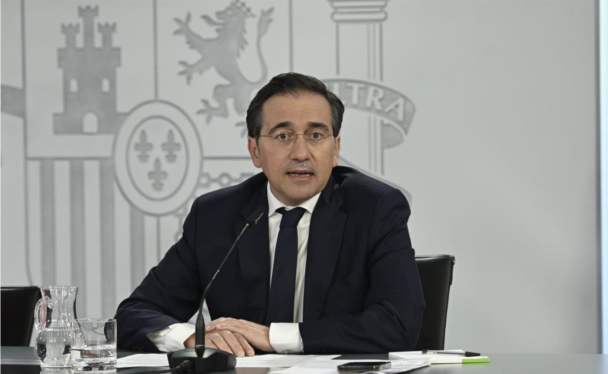 Más de 175 españoles vuelan ya hacia Madrid desde Abu Dhabi