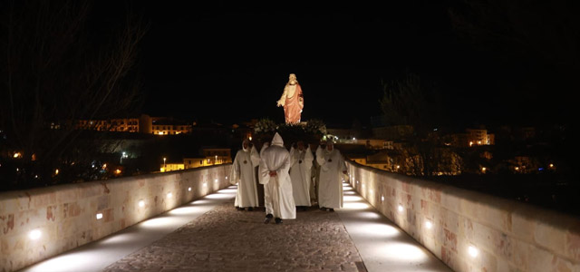Jes&uacute;s de Luz y Vida, ante la oscuridad y la nada